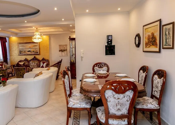 Spacious Paradise - 3br In The Heart Of Lejlighed